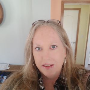 Meet your Posher, Debbie